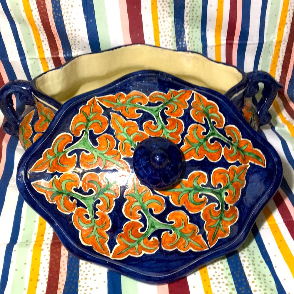 SANTA ROSE “Mexico Artisan Pottery” Hand Painted Large Covered Center Piece 20”